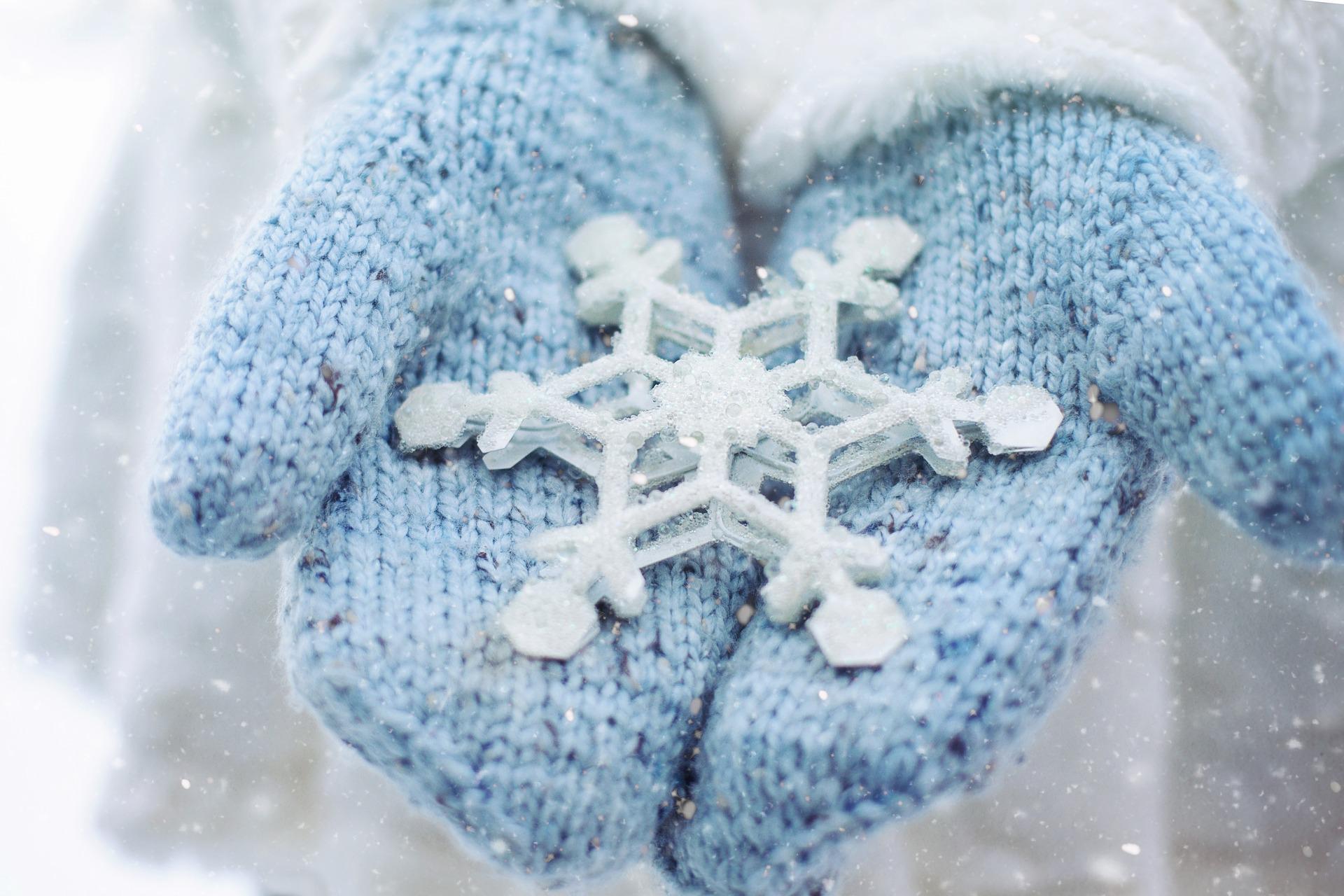 snowflake in mittens